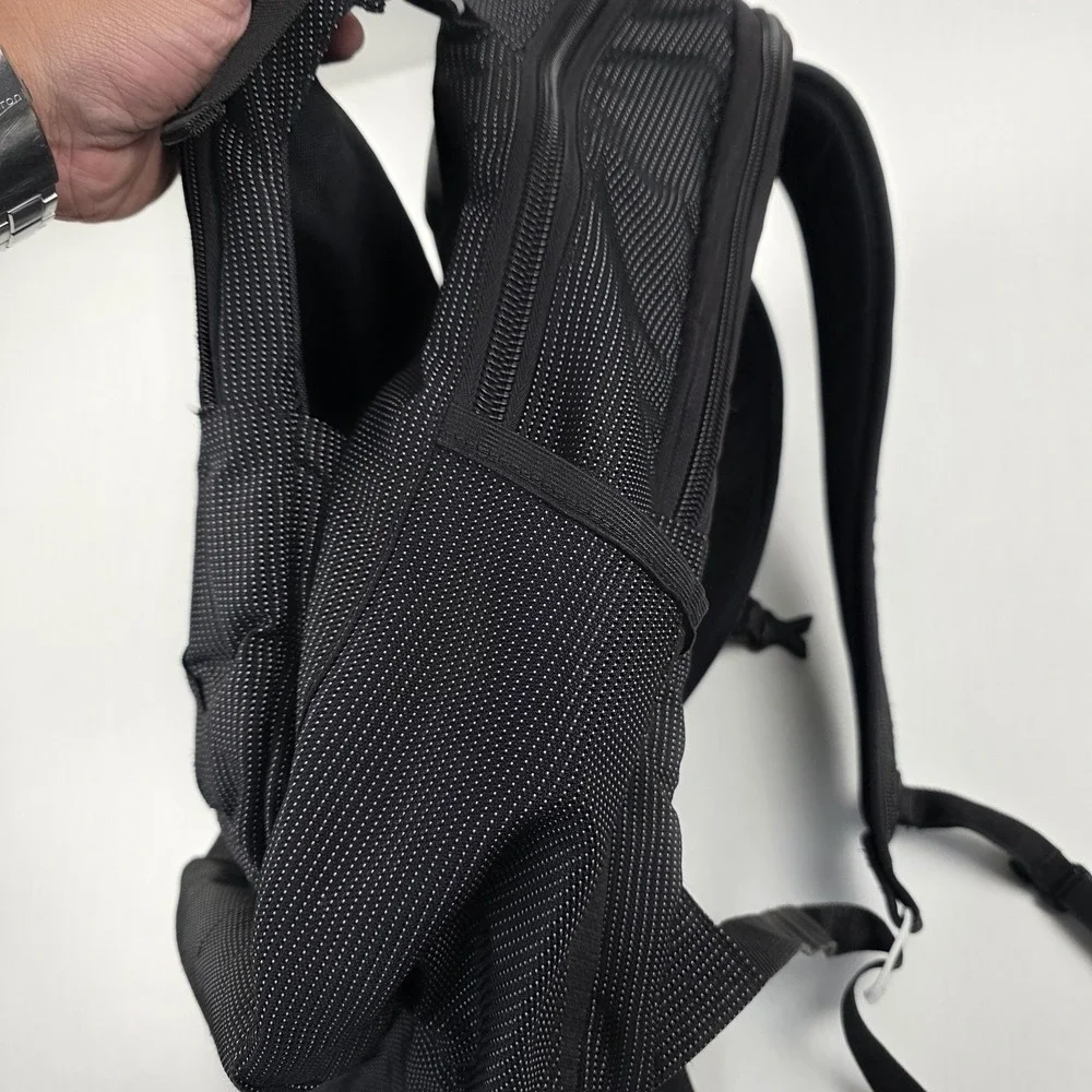 Thule Backpack Black 18 Inch Laptop Bag Travel Daypack Men Nylon Polka Dot
